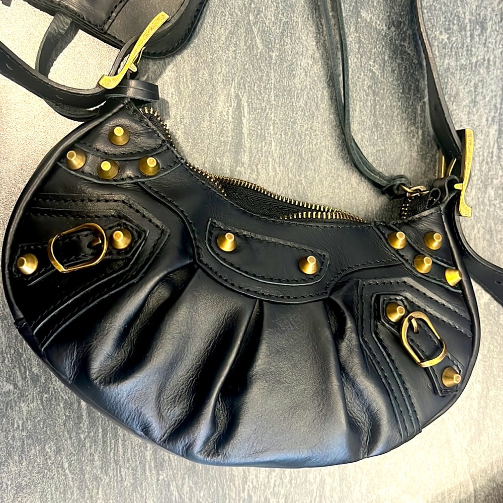 Genuine Leather, Made in Italy Handbag.Black or Blue - Picture 7 of 15